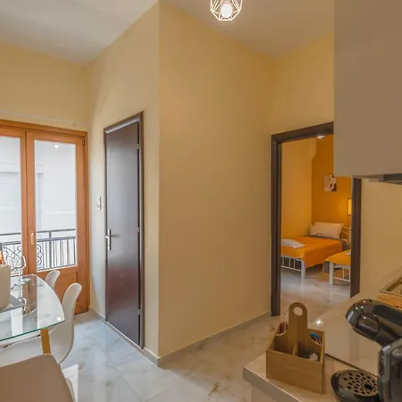 Le Petit Paris Apartman Panajía
