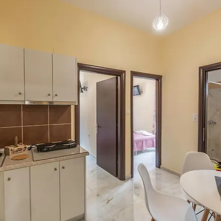 Le Petit Paris Panajía