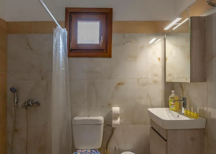 Le Petit Paris Apartment *